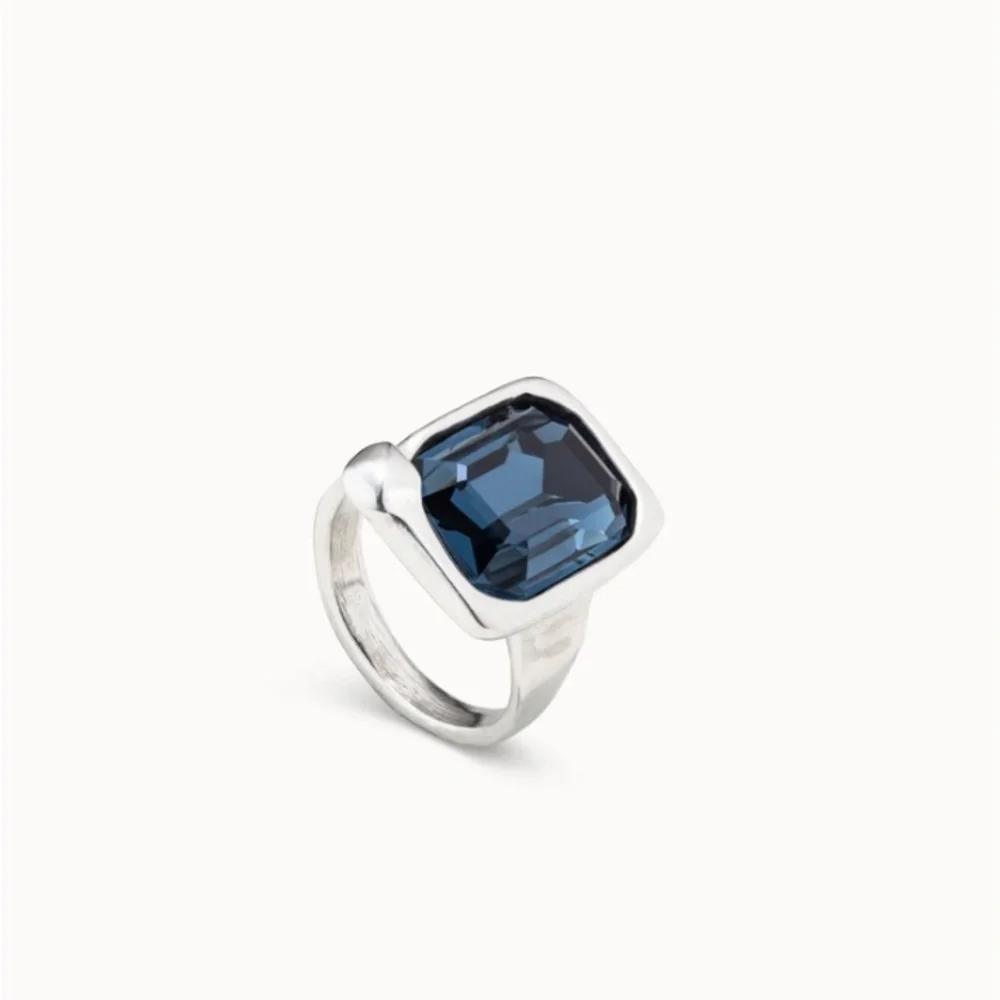 Silver plated ring with rectangular shape and blue crystal in the middle - Picture 3 of 5